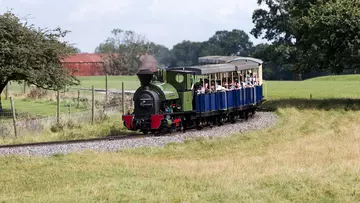 Steam train at Whipsnade Zoo